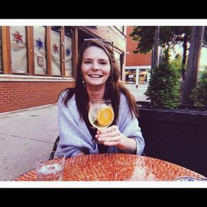 Meet your Posher, Hannah